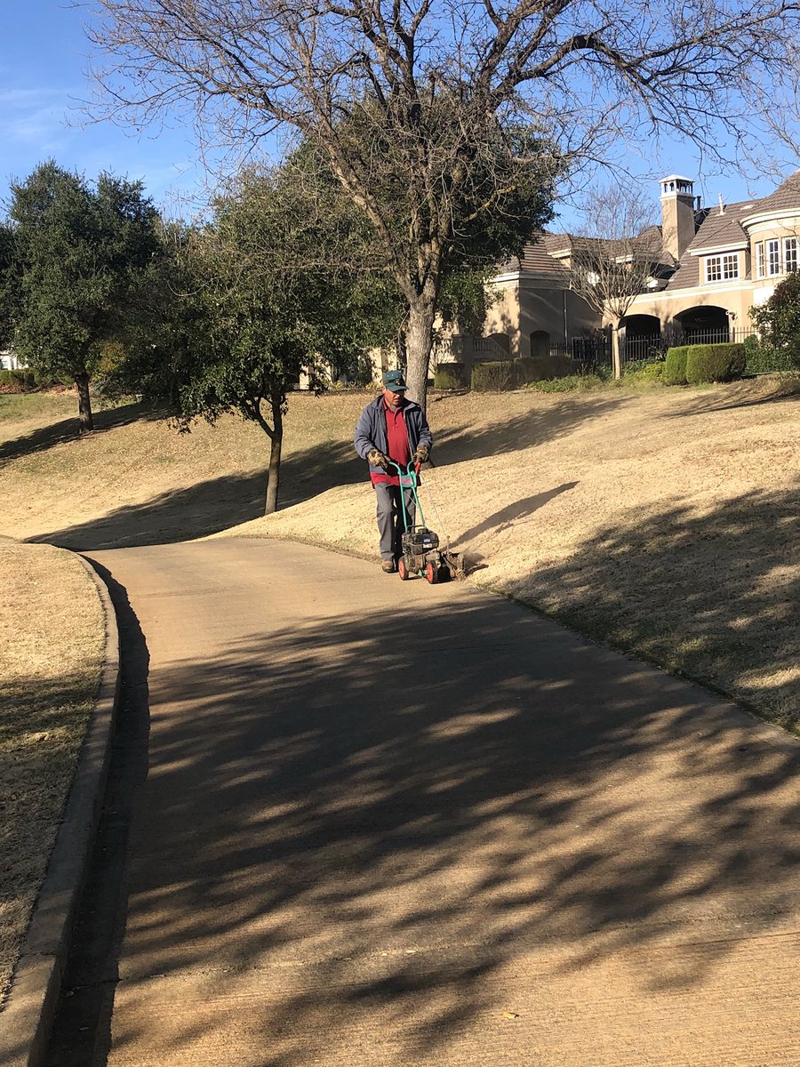 RubyAgronomy's tweet image. Taking a break from winter projects to focus on detail work. Edging cart paths and blowing excess sand off bunker banks today