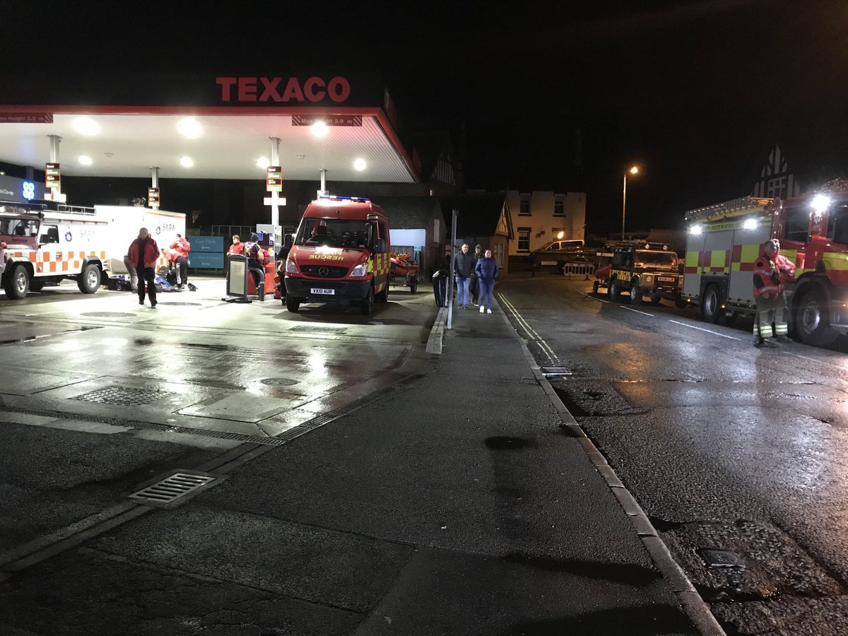 SARAWyreF's tweet photo. Our Volunteers from @SARAWyreF currently deployed to Bewdley and working alongside @HWFire @HWFireControl @HWFireRYoung @WMerciaPolice https://t.co/W3x1ZUsJ1n