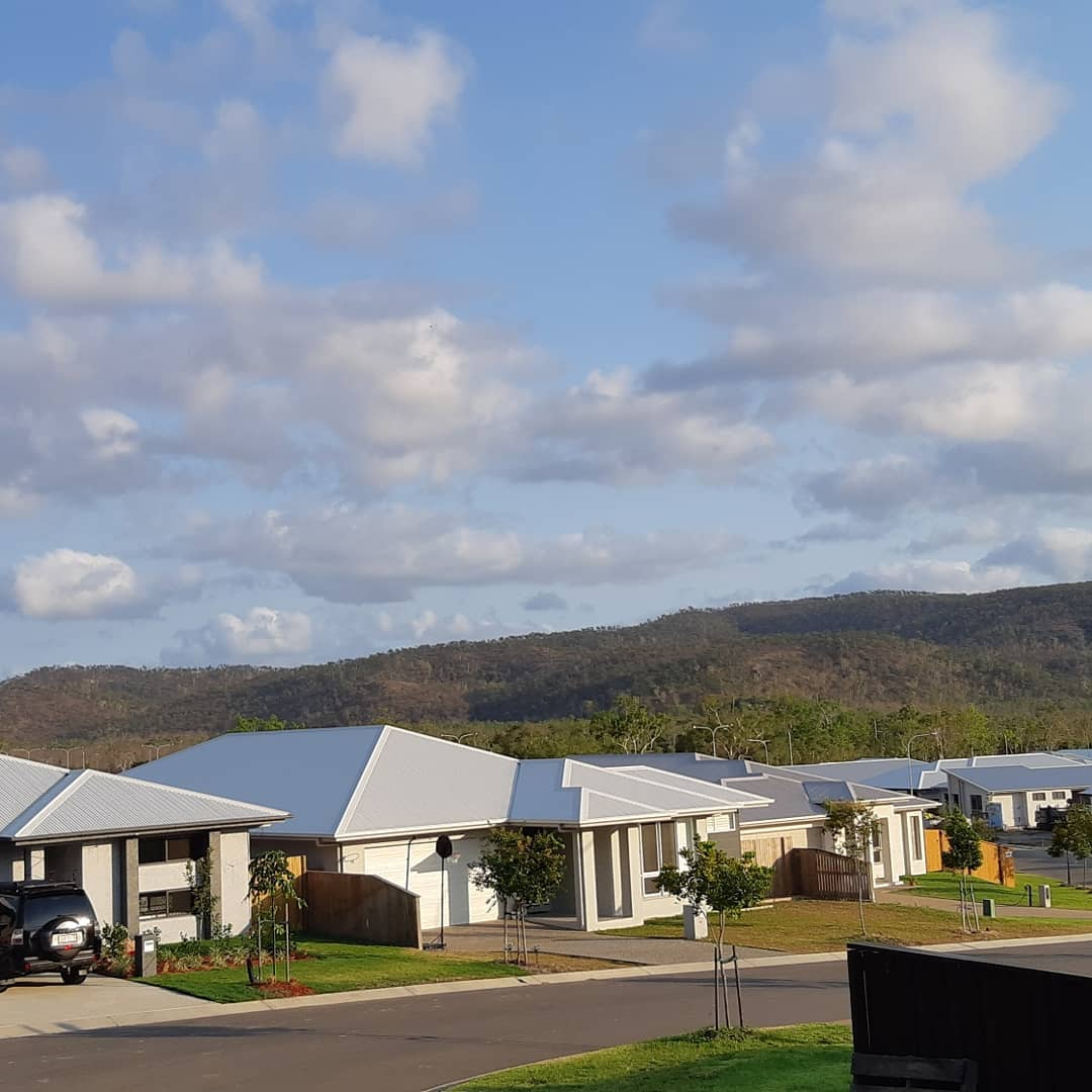 Elliot Springs looking amazing!! Blocks are selling fast, but are still available!!

Media Source: instagram.com/p/B51XBTNJNGd/

#elliotsprings #townsvillelocal #townsvillebusiness #townsville #proviewhomes #landpackages
( #📷 @prestos_cranes_and_rigging_nq )