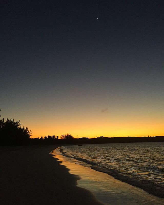 “Star light, Star bright, the first star I see tonight...” #starlightstarbright #sunsetstroll #beachsunset #oceandelight #landscapes #happyplace ift.tt/39MlWqF