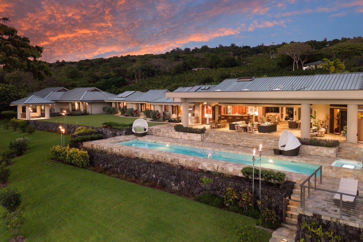 MaunaKeaRealty's tweet photo. Want to go for a swim? 🏊🏻‍♂️ 

https://t.co/Rsq06ASB8k

#bigisland #hawaii #maunakearesort #kamuela #waimea #pool #tropical #paradise #lifestyle #millionaire https://t.co/HT8VUSlWFD
