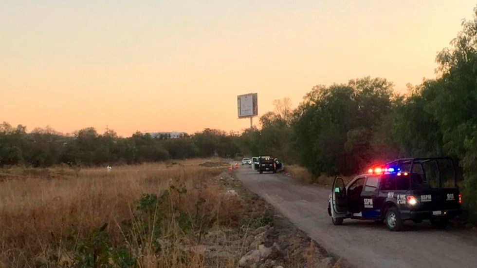 Encuentran en Querétaro el cadáver de un hombre sobre camino de terracería http://bit.ly/32bSJmn