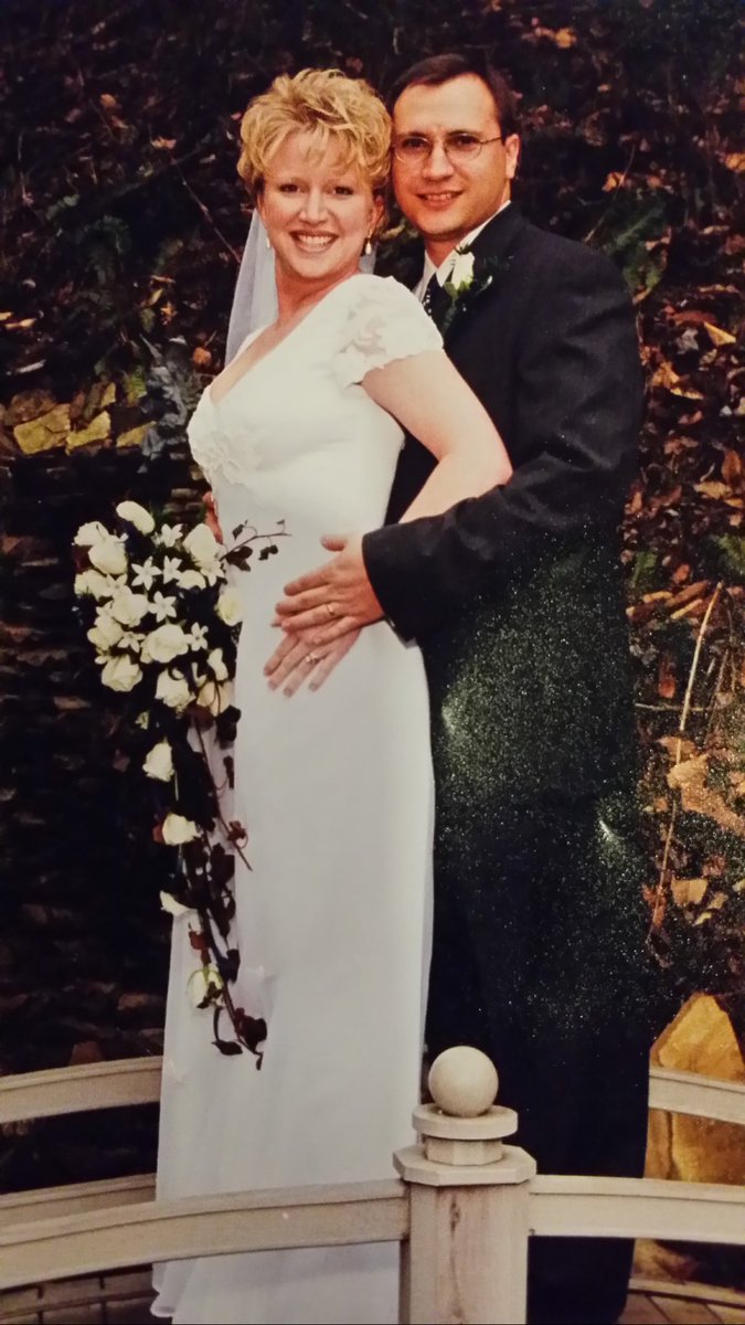 jessicainscore's tweet photo. We got married in 2000, built a house, filled it with 2 kids, 2 puppers, a cat, and a ton of dust bunnies. I wouldnβt change A THING! I love you, baby β€οΈ Happy Anniversary β¦@nscore73β© #BigPapa #SquirrelDaddy #MyBestFriend https://t.co/BW4m4EeuJV