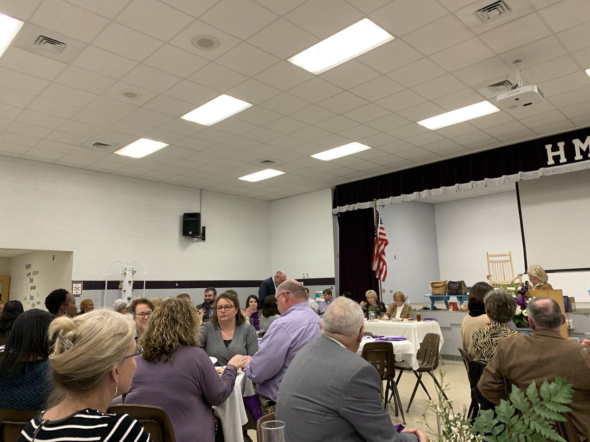 lbengilmore's tweet photo. A great night supporting a great cause! I am proud to support the #HamburgSchoolDistrict, teachers, and all they do for their students. #arpx #arleg #BenGilmoreforStateSenate #Senate26 #provenconservative https://t.co/4v5GE6Aoz3