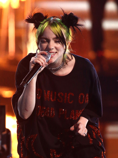 グラミー賞の人検索したらジョリーンみたいな頭してて、現実に成立すんだなこれ…て感動している。
Billie Eilish、曲も気に入ったので最近よく聞いてる。かっこよ 