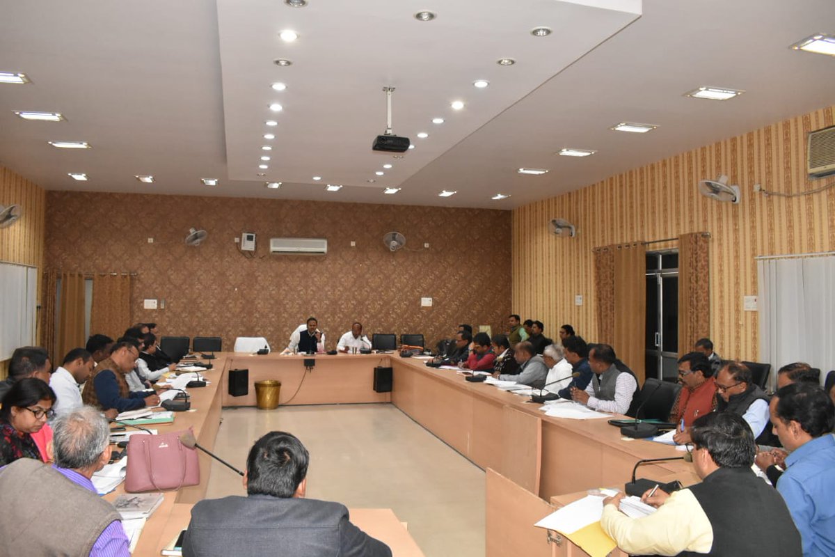 dmbulandshahr's tweet image. कलेक्ट्रेट सभागार में 14वें वित्त आयोग एवं अवस्थापना विकास निधि समिति की बैठक की। #Solid_Waste_Management, ट्रैफिक जाम की समस्या, शहर में जलभराव से मुक्ति दिलाने के लिए नाला निर्माण, सफाई व्यवस्था सुनिश्चित करने आदि व्यवस्था करने के निर्देश दिए।
@UPGovt  @CMOfficeUP  @InfoDeptUP