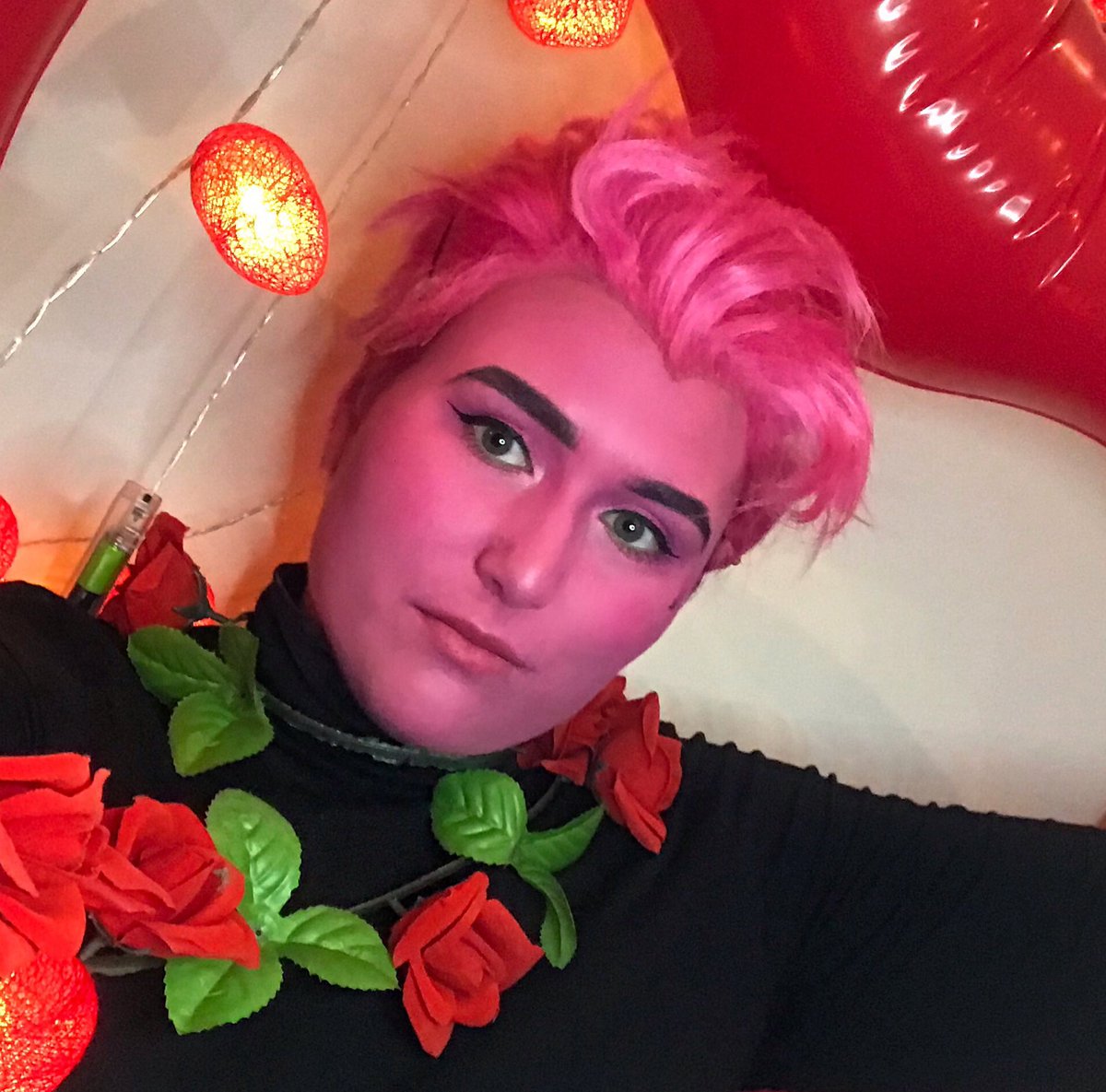 neonbirb's tweet photo. [ THREAD ]

How to trick people into thinking you’re okay at body paint 101 

(from an idiot who paints themselves on the regular) https://t.co/WEFxxGoTwe
