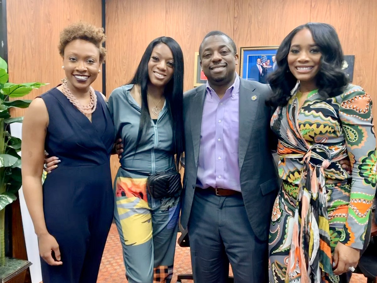 Harmongoff4NY's tweet photo. It’s Always Great When Yandy Smith-Harris & Jamila Davis Stops By! #Harlem #TeamSenatorBenjamin https://t.co/moOrnLVtRg