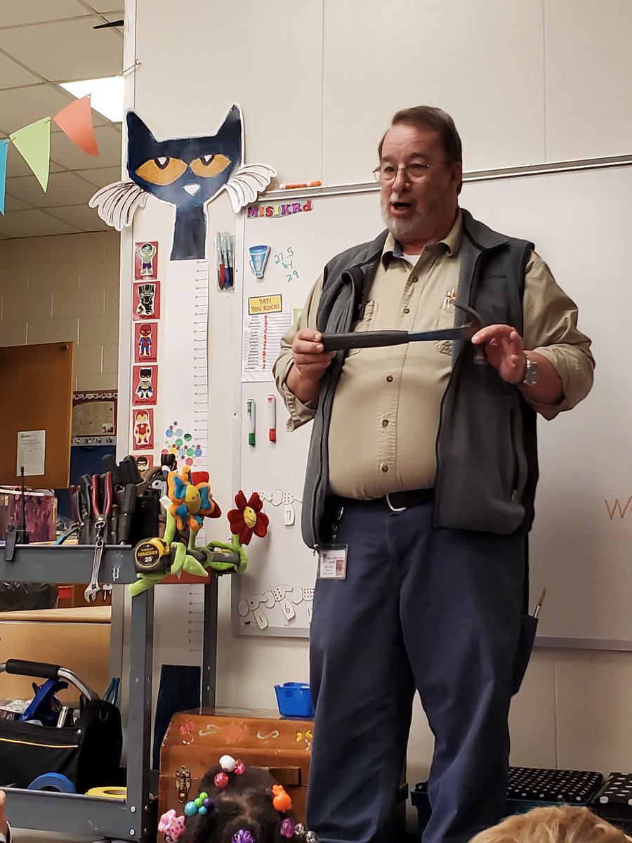 hhstinytornado's tweet photo. Tiny Tornadoes learning about tools from Mr. Larry #welovemrlarry #hickoryschools #hickoryprek #tinytornadoes #redshouse https://t.co/7aji1uIBP7