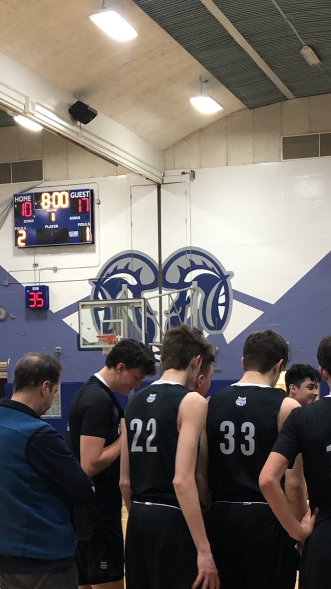 17-10 West Seattle leading Garfield after 1 quarter. #seakingdistrict #metroathletics #gowildcats