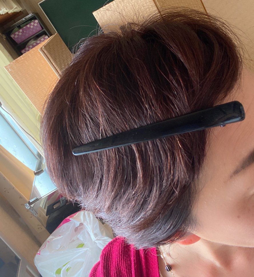 メイクする時に邪魔な髪を止める髪留め