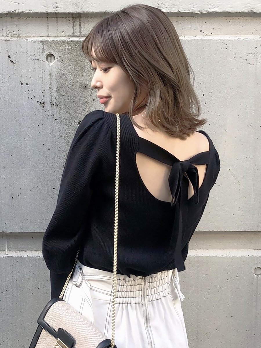 ট ইট র Mercuryduo Zozotown 春の主役級トップスはコレ ボリューム袖がポイントの バックリボンニット さりげない肌見せで 春のスタイリングにピッタリ Zozoだけの数量限定アイテム Zozo限定 バックリボンボリュームスリーブリブニット