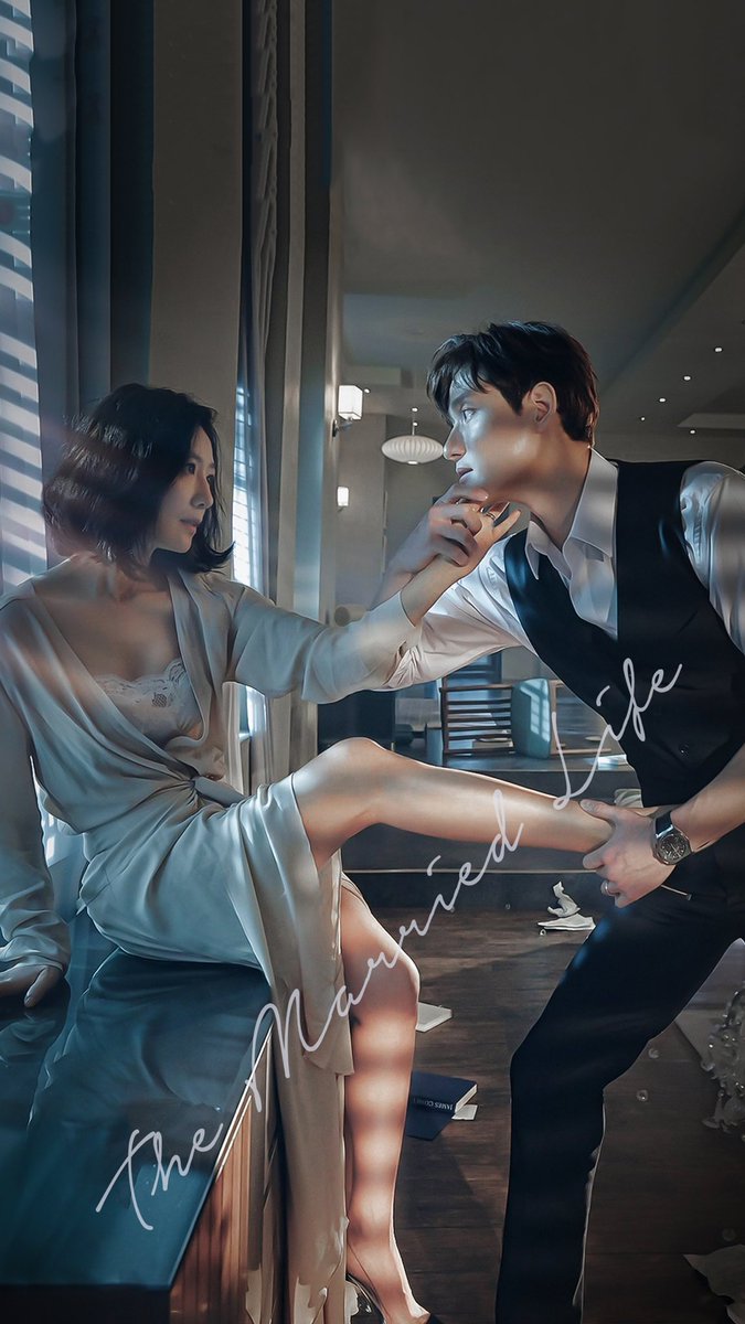 드라마 부부의 세계 휴대폰 배경화면... 제가 쓰려고 만든 건데.. 혹시나 필요하신분들 계실까봐 올립니다...🥰 #부부의세계 #김희애 #박해준Translate post