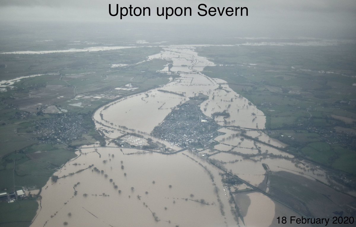 An astonishing view of #uptonuponsevern and the extent of the #flood waters that surround it. Severe Flood Warning still issued for this part of the #Severn. Keep up to date with latest warnings at …od-warning-information.service.gov.uk/warnings #StormDennis #PrepareActSurvive