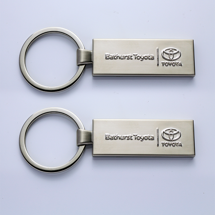 ymkeychain's tweet image. Mingou carries out a special price-watch system to ensure all departments run at the lowest cost. Rectangle Design Name Keychains For Car Keys is more than a simple keychain for car keys. #funnykeychains #keychainforcarkeys