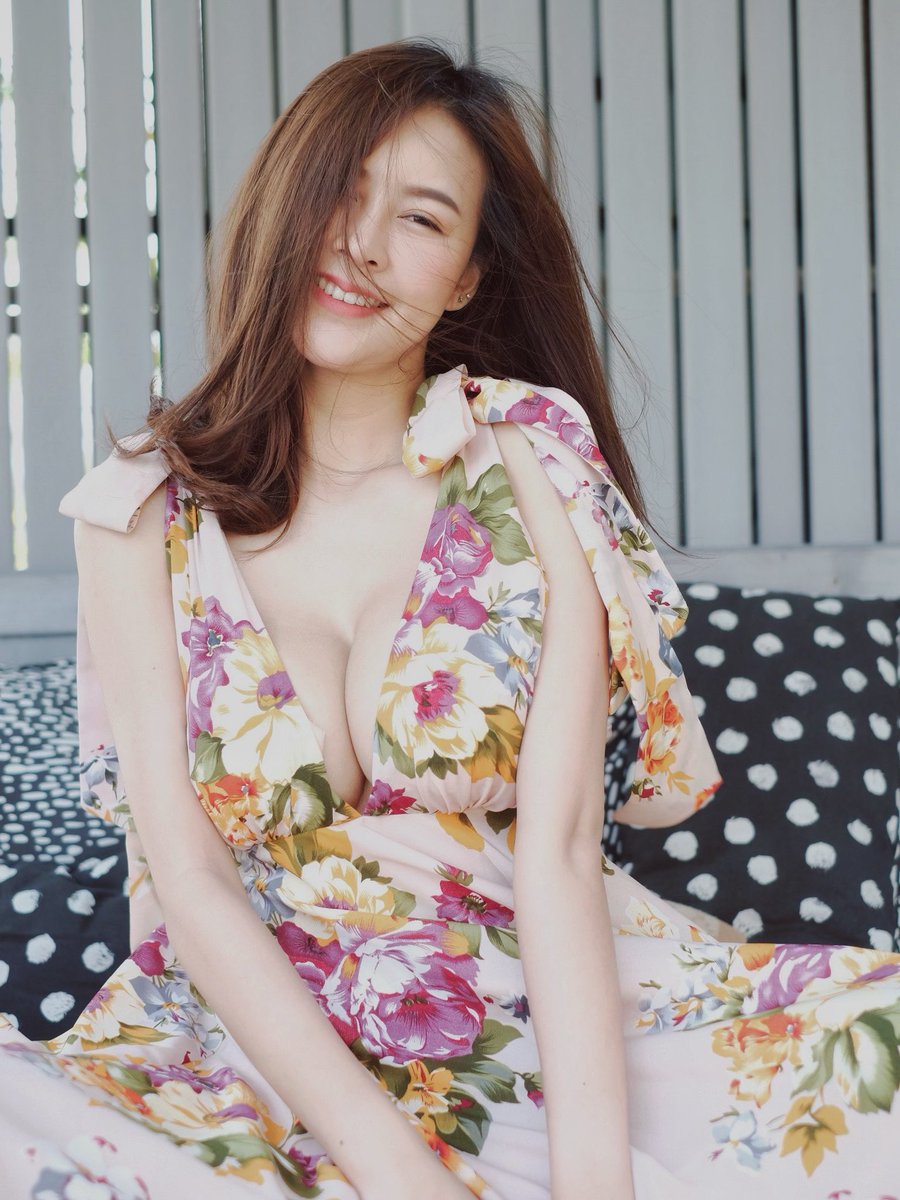 จงใช้ชีวิตเหมือนดวงอาทิตย์ ถึงแม้มันจะตก แต่มันก็สามารถเริ่มต้นใหม่ได้ในทุกวัน 😊

#ยิ้มนะ 

Line ID <a href="/Jiw600cc/">どれもちんこじゃ^^</a>