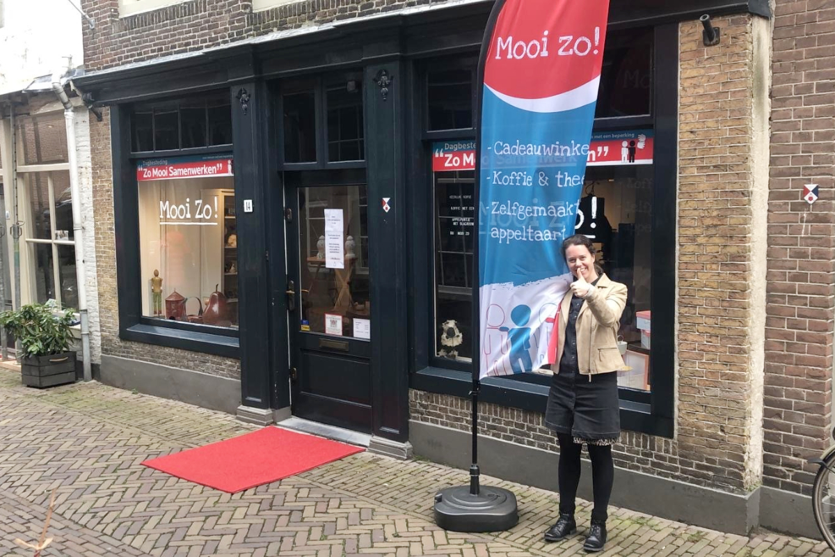 Zie je die vlag? Die hebben wij met plezier gemaakt voor Zo Mooi Samenwerken hallodordrecht.nl/nieuws/bericht…