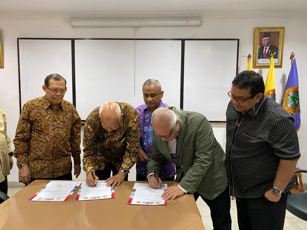 HumasMoestopo's tweet image. Penandatangan MOU antara UPDM(B) dengan Asiae University (AeU) Yayasan Pandita, Rabu tanggal 19 Februari 2020 di Ruang Rapat Lantai 1 Kampus Hang Lekir I No. 8
#MoestopoGueBanget
#MoestopoBeragama
#Moestopo