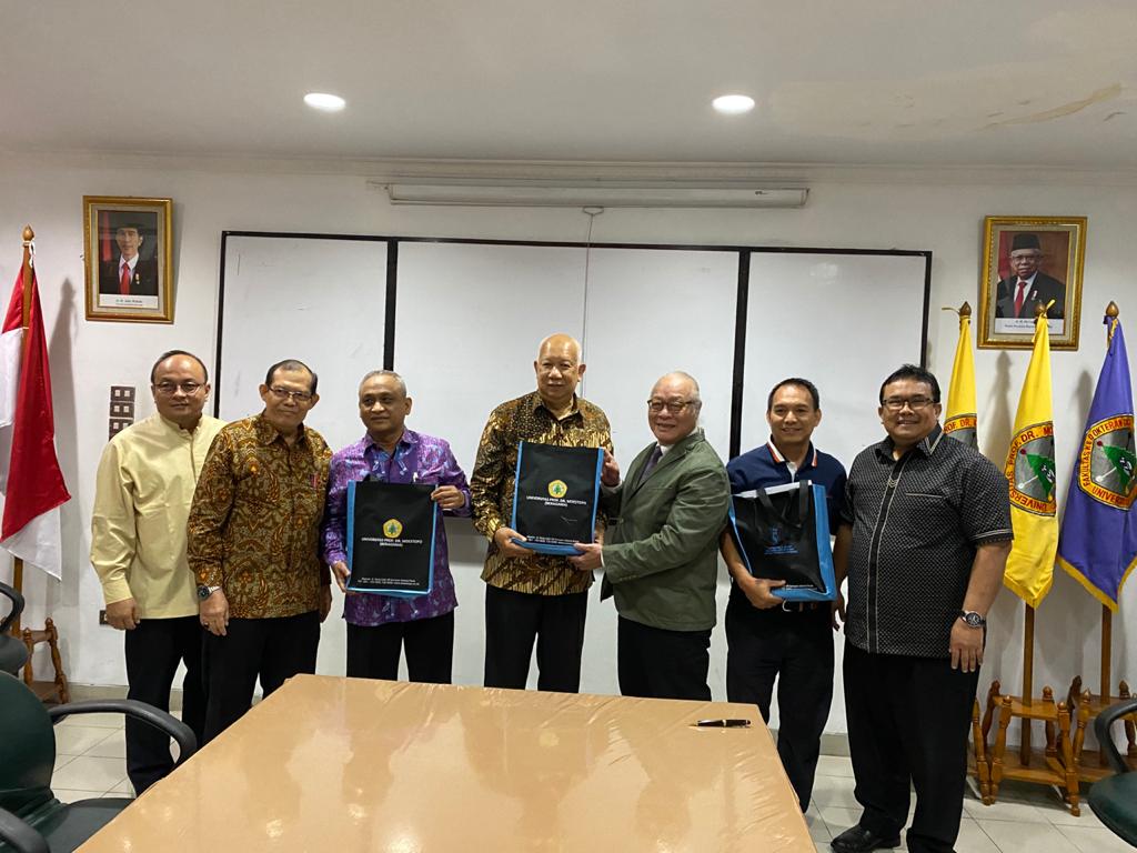 HumasMoestopo's tweet image. Penandatangan MOU antara UPDM(B) dengan Asiae University (AeU) Yayasan Pandita, Rabu tanggal 19 Februari 2020 di Ruang Rapat Lantai 1 Kampus Hang Lekir I No. 8
#MoestopoGueBanget
#MoestopoBeragama
#Moestopo