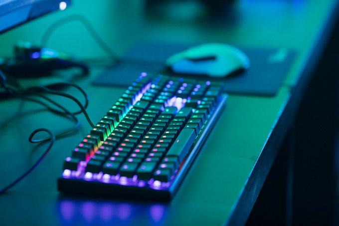NBDPress's tweet photo. Affected by the #COVID19 outbreak, the #LeagueOfKings match organizers announced Tuesday that #KPL and #KPLGT Spring professional tournaments will be held online, which is the first time they tried to do so. (NBD) #eSports https://t.co/tXOABbBCsx