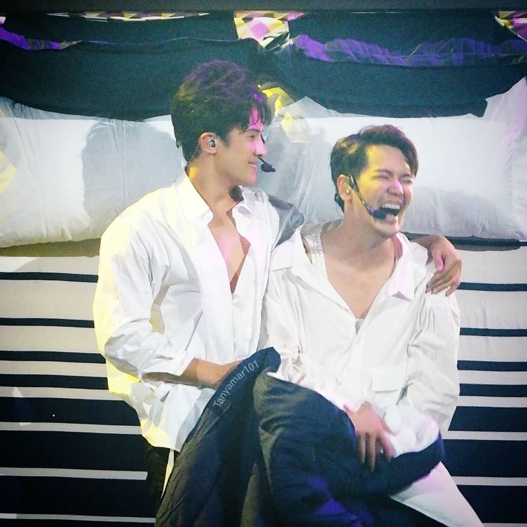 พี่อ๊อฟเหมือนสาวน้อยแรกแย้ม☺❤#เจมส์มาร์ #jamesma #aofmagicnightconcert 
#MAGICNIGHTCONCERT
cr.tanyamar101_jamesma