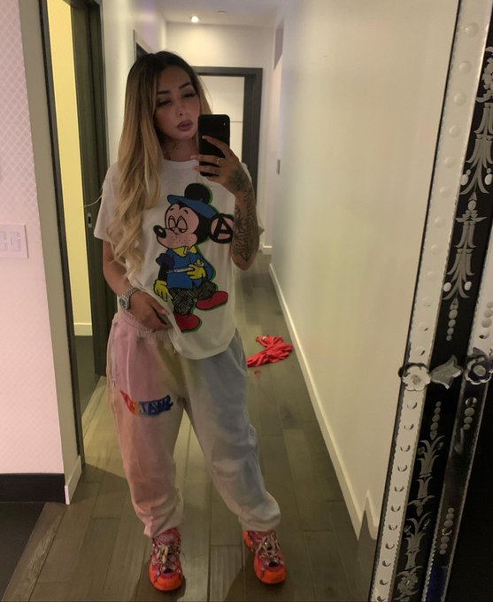 2 pic. dinner attire https://t.co/30cPySZUUy