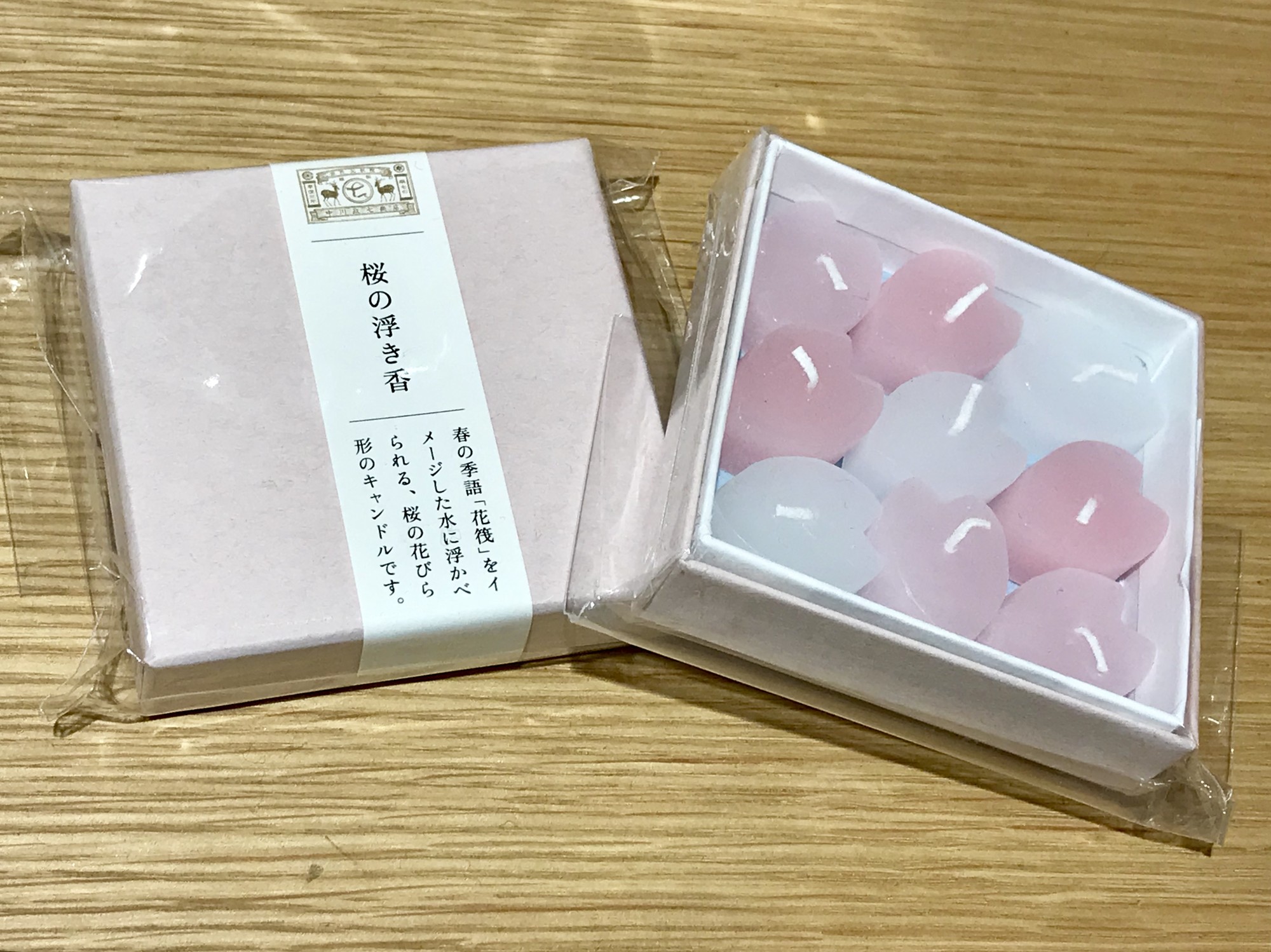 小田急百貨店 町田店 公式 님의 트위터 桜の花びらをかたどったフローティングキャンドル 桜の浮き香 花筏 1 430円 税込 花筏 花 いかだ とは春の季語で 水面に浮かんだ花びらが優雅に流れてゆく様子のことだそう 3色の花びらがほのかに香り 春の訪れを演出