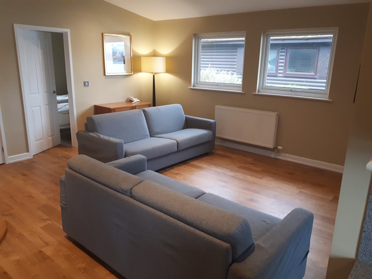 MattBaker0409's tweet photo. Lodge 210 almost ready after our maintenance week. Just waiting for the new Curtains &amp; Blinds to be fitted and then we are ready to hand back over to our members. @PhilGoodallPLR @JonathanPLR @Adam_PLR @AmirCasey7 Well done guys looks great! #DiamondResorts #makingadifference https://t.co/dvg2okTDZn