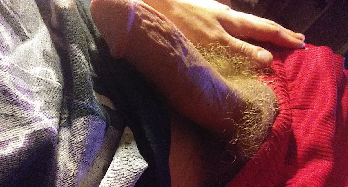 rewardingDOM's tweet photo. Daddy's about to play with the naughty slut filming and selling taking requests #manyvids #daddy #selling #fetish #sellingpics #extralunchmoney #pornhub #horny #pet #playtoy #bowbitch https://t.co/7k7VUFsdHS