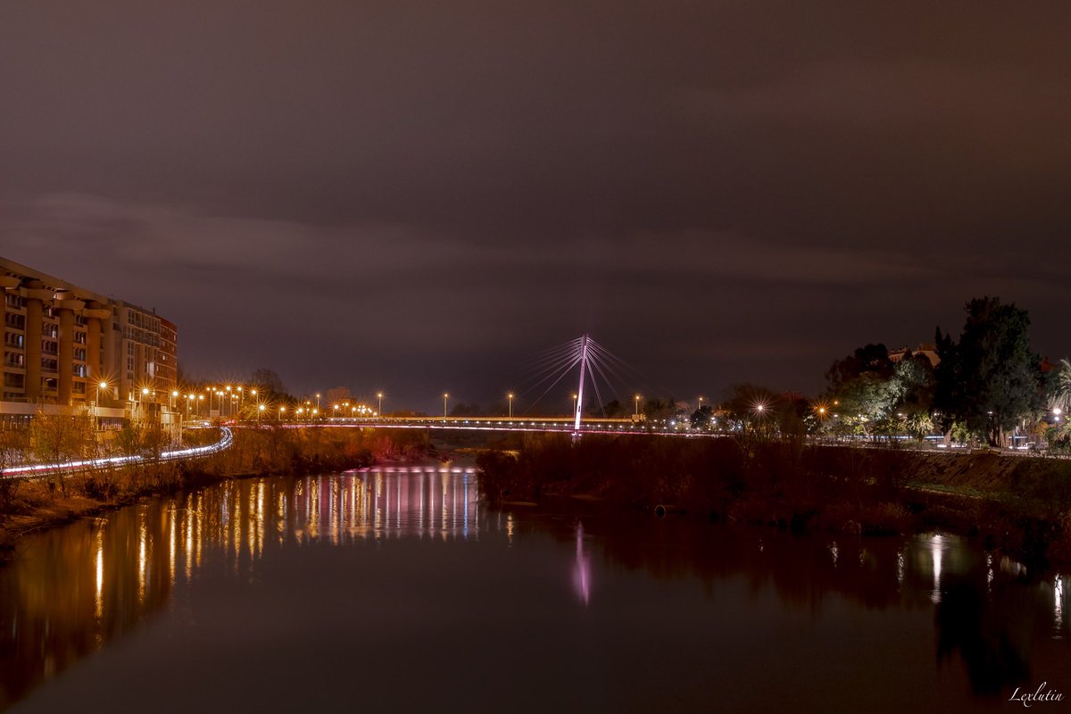 Lexlutin66's tweet photo. La passerelle de l’Archipel reliant les deux rives de la Têt est de toute beauté la nuit tombée...
#architecture #lights #river #colorsofnight #mood #reflection #hellolesud #magnifiquefrance #perpignan #pyreneesorientales #occitanie #france https://t.co/KMntWmEY4H