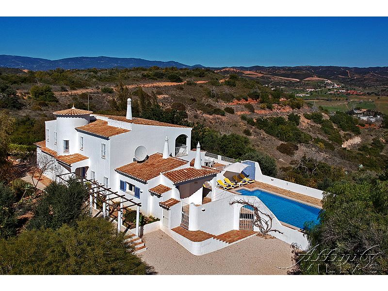 AffinityVillas's tweet photo. Stunning countryside views and a gated pool!
Quinta Marta Louisa on the #Algarve, #Portugal, has amazing panoramic views and provides very comfortable accommodation for up to eight guests. 
https://t.co/10aFGItUvq https://t.co/Qcv4HVAzYM