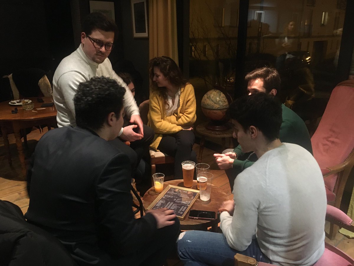 assoInterPharma's tweet photo. Samedi 15 février avait lieu notre 2ème AfterWork de l’année. L’objectif de ce dernier était de mettre en relation nos adhérents avec des étudiants de 5/6ème année ou de jeunes diplômés pour parler stages et masters. Nous tenions à remercier les 8 intervenants pour leurs conseils https://t.co/W1hkm077Az
