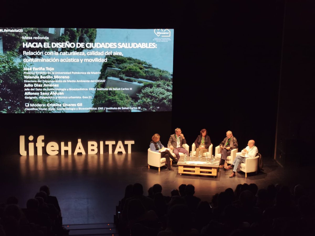 La primera mesa redonda de 💚🏡 LIFE HÁBITAT plantea el diálogo sobre el diseño de ciudades saludables. Participan  José Fariña Tojo, Yolanda Benito Moreno, Julio Díaz Jiménez y Alfonso Sanz Alduán. Modera Cristina Linares Gil. #LifeHabitat20