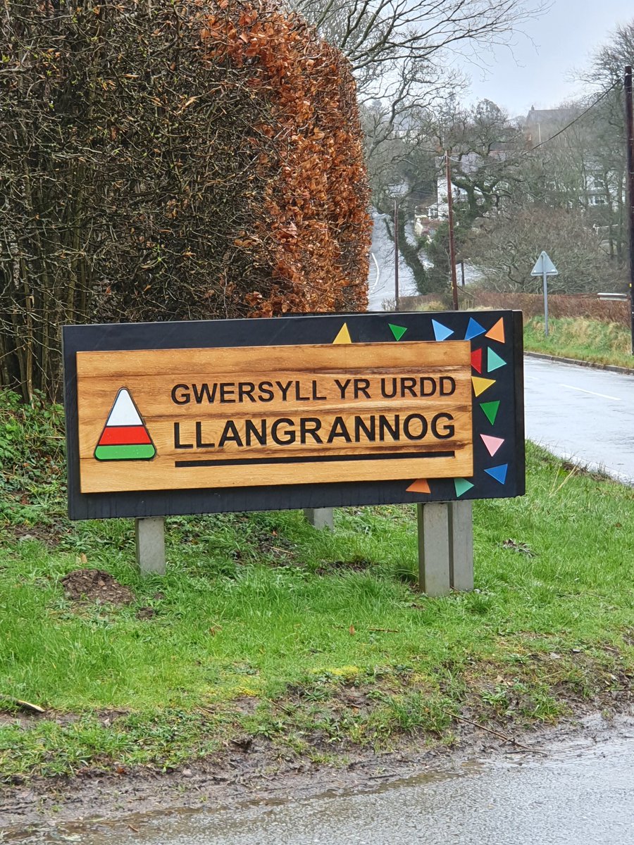 BonnieHarley8's tweet photo. A very excited Immy was up &amp; out this AM ready for a few days of 'fun &amp; singing practice' with her @OnlyKidsAloud friends 👭👬 at -  @llangrannog1932 
#OnlyKidsAloud #FebruaryResidential #SingingInTheRain #FriendsThatSing #SingingFriends 🎵👭🎼👬🎶"ByeMam 🙋‍♀️please leave now!!!!🤣 https://t.co/M8FEXLRhnN
