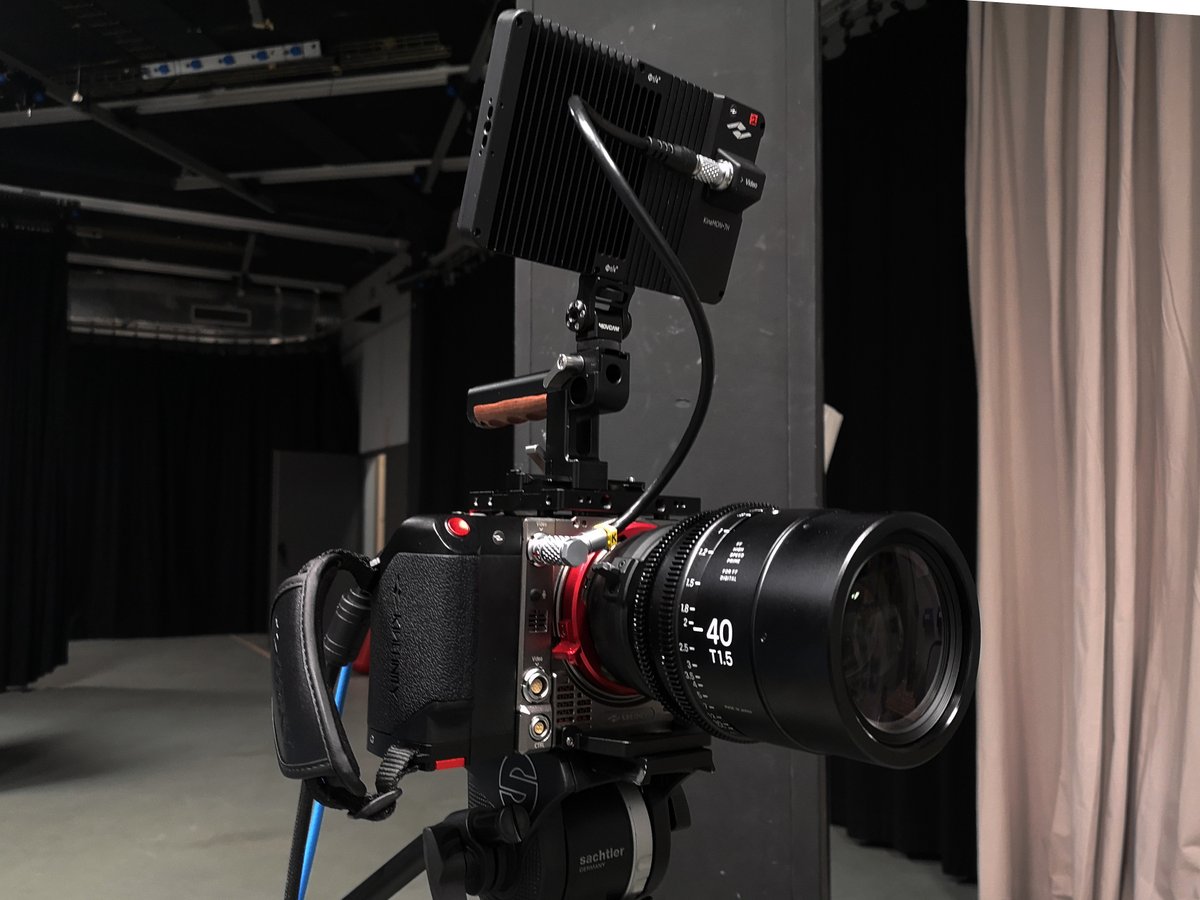 Itesimatgeiso's tweet photo. Ahir es va presentar a #ITES la nova càmera de cinema de @kinefinity - models #Mavo #Terra4k -  a càrrec d'@ApodaXStore. ¿Vols saber-ne més? Troba més info aquí https://t.co/MqNQhquo5R 
#cinematography #cinemagear #filmmaking #filmmaker #filmproduction #itesimatgeiso #tecnologia https://t.co/h9Ym6X0Fnr