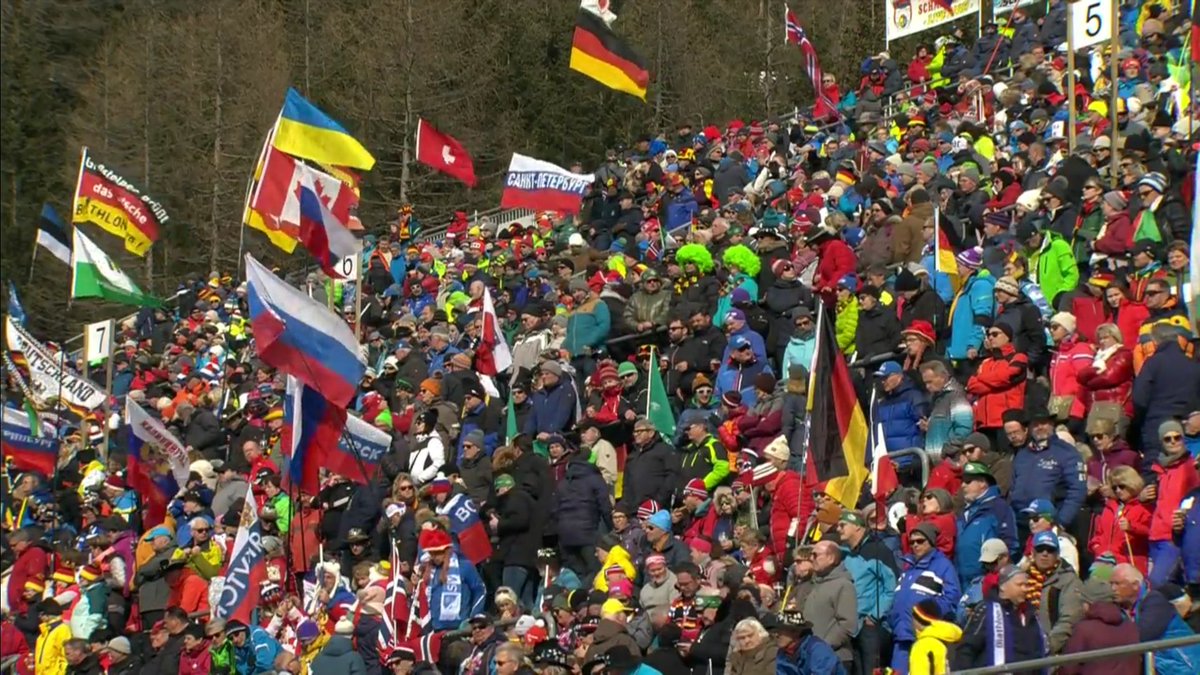 LeafBiathlon's tweet photo. Getting ready to watch the men's Individual. It would be cool to be there ... most of North American has no clue what they are missing out on 😎🍁 #Biathlon https://t.co/CPwV1g4QFO