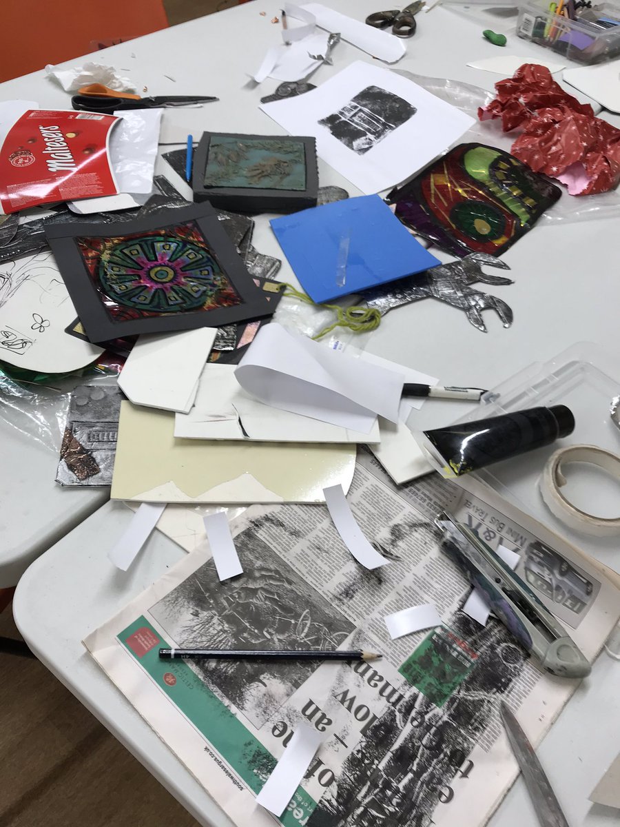 Suzylinc's tweet photo. Aberbeeg Community Group are getting all arty would you like to join us ? Wednesday 26th Feb 10.30 - 12.30 Aberbeeg Community Centre https://t.co/iuFtNMd0CC