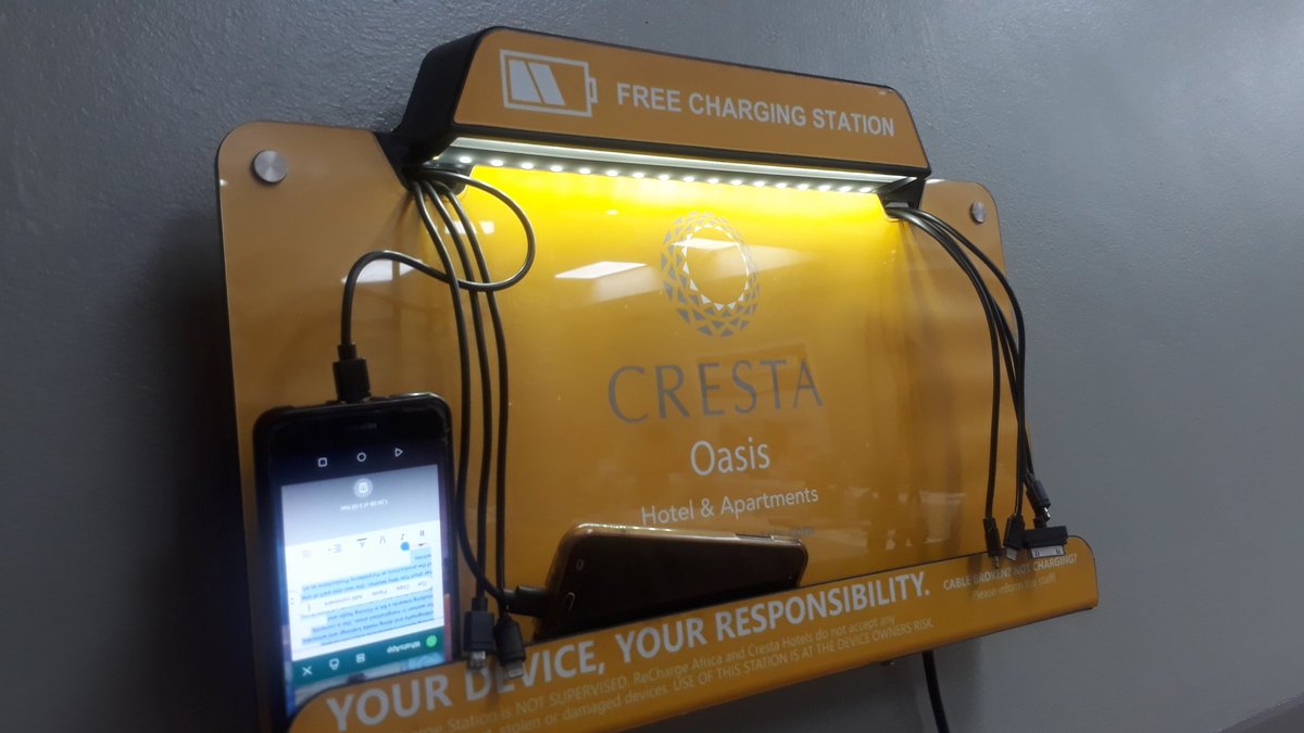 Nikki_zw's tweet photo. One thing I love about conferences at hotels is that you don't get stranded when your phone is out of battery
Services @CrestaOasis are on point
#funconference
#WednesdayMotivation #WednesdayVibes
@EuniceTossy @Benjamin_Watch https://t.co/R4ldz6G8XS