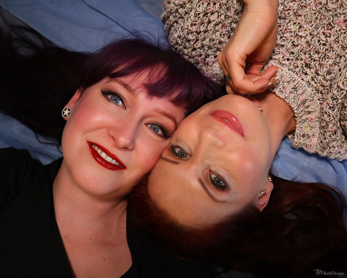 Guten Morgen meine Zuckerhasen, täglich grüßt das Murmeltier... Wir machen den #mittelfingermittwoch zum #shootingmittwoch .
Wer dabei sein möchte, der findet mich auf bettieballhaus.eu
#bettieballhaus #mittelfingermittwoch #shooting #picoftheday #kiss 
💋 Kussi Bettie