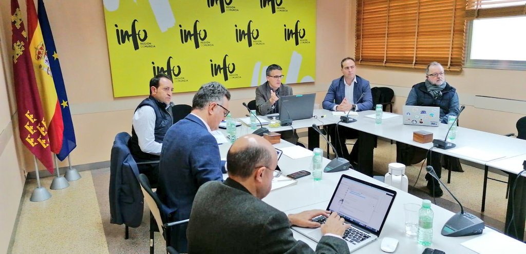 "<a href="/Ceeict/">CEEIC</a> presente en el #DiH Región de Murcia"

Trabajamos junto al <a href="/infoRMurcia/">Instituto de Fomento</a> y al ecosistema tecnológico regional en la comisión para la constitución del Digital Innovation Hub de la Región de Murcia #I4MSOUTH para potenciar la digitalización del tejido industrial 🏭🤖