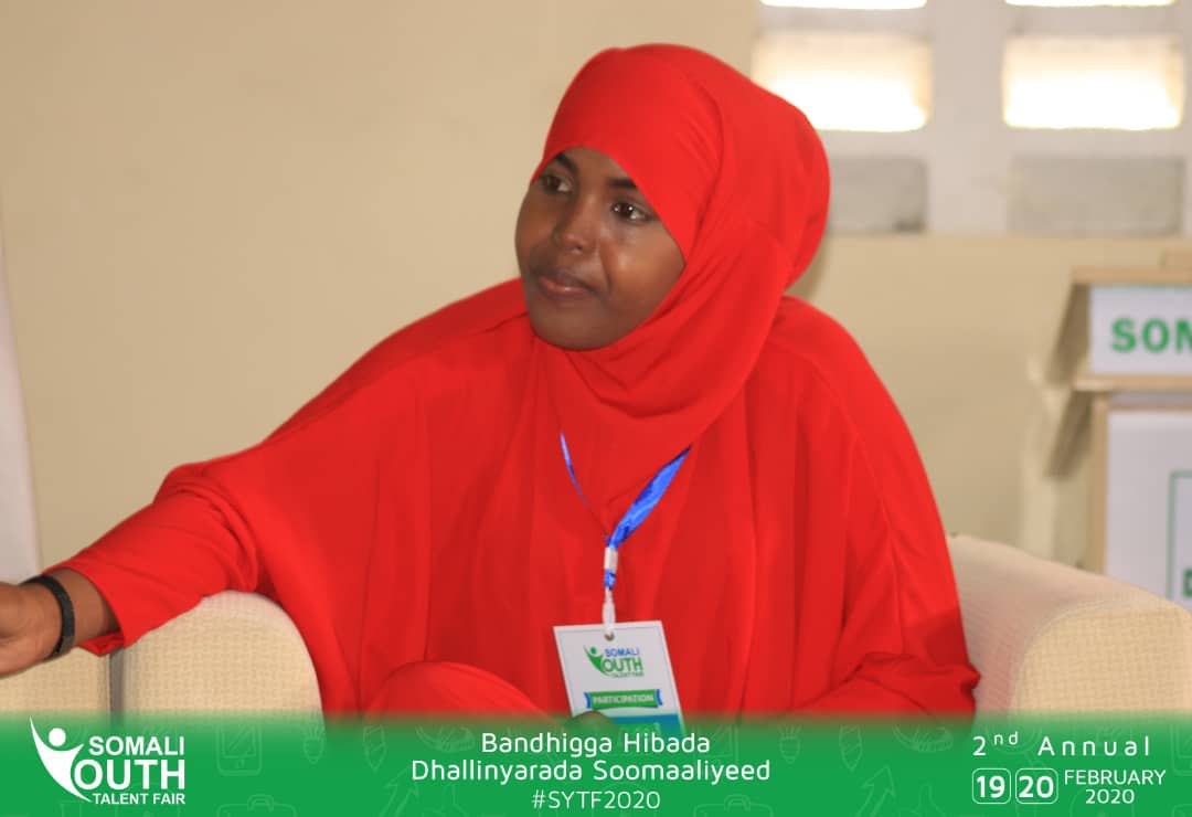 AbdiMal06069927's tweet photo. "Social Media waxa uu ka qeybqaataa isku xirnaata dadyowga iyo iska warqabkooda." - Xamda Mayle.

Pannel: Advantages &amp; Disadvantages of Social Media. https://t.co/zGgM5FPgt2