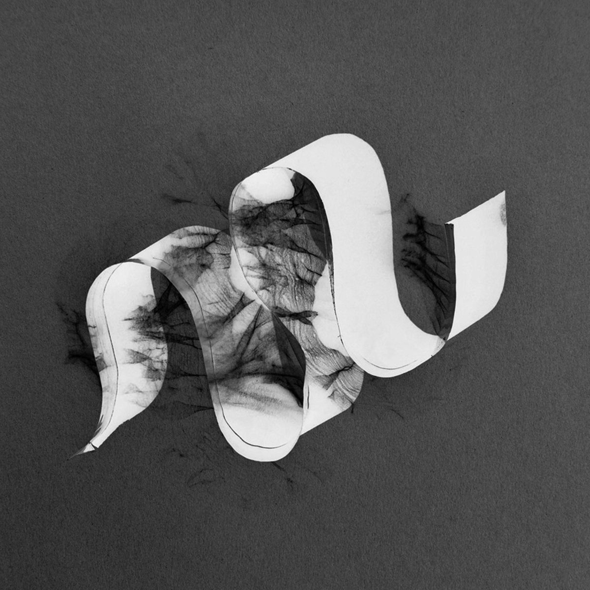 Spirit &amp; Form >remixed by H.Takahashi, Hiele, Vica Pacheco, Sagat, Lieven Martens, Oval Angle, Ivy Meadows, Yves De Mey, Weird Dust, Velma Spell and Les Halles.

jjfunnnhouse.bandcamp.com/album/spirit-f…