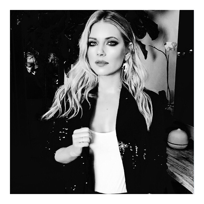 ⠀⠀
⠀⠀ ⠀⠀ ⠀⠀           𖥸
            𝐆𝐎𝐓 𝐌𝐄 𝐒𝐏𝐀𝐑𝐊𝐋𝐈𝐍𝐆
 ⠀      ⠀───  ·   ˚  ✧ ───
             𝚓𝚞𝚜𝚝 𝚕𝚒𝚔𝚎 𝚊𝚗 𝚎𝚖𝚎𝚛𝚊𝚕𝚍

⠀⠀⠀⠀