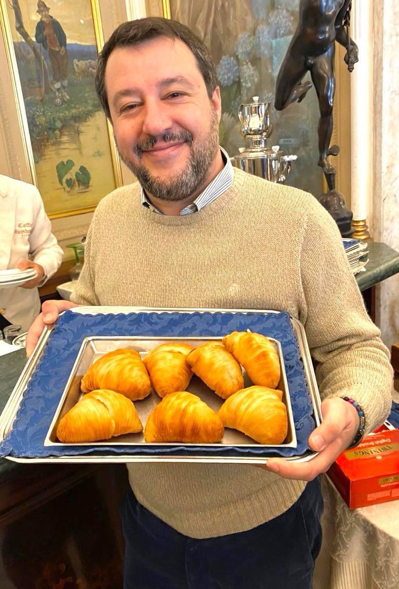 Matteo Salvini tweet media