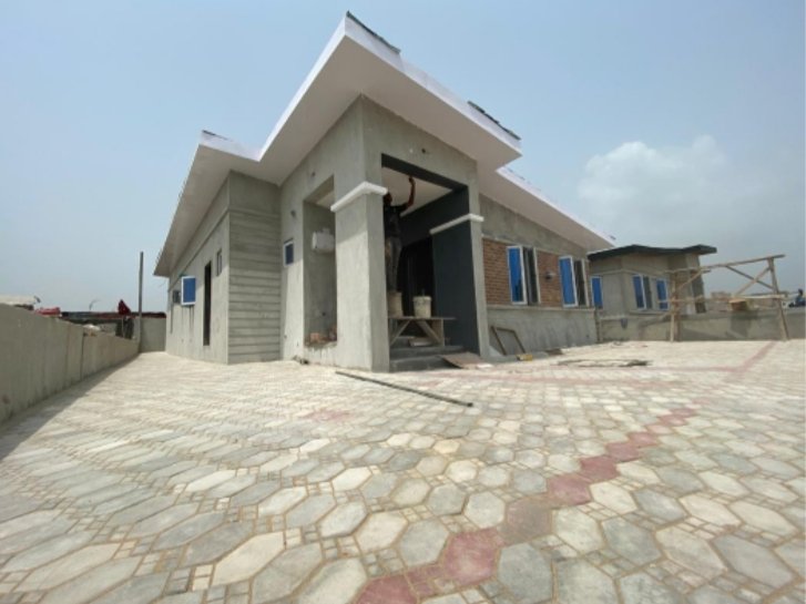 settlementhomes's tweet photo. Up for grabs Is a fully detached 3 bedroom bungalow, with all room ensuites.

Documentation: Governor's Conscent 

Price: Semi finished: N14.5m
Finished: N20m.

You can spread payment for 6, 12 and 18months.

Call me on 08132423573 https://t.co/UlVlcVXCPe