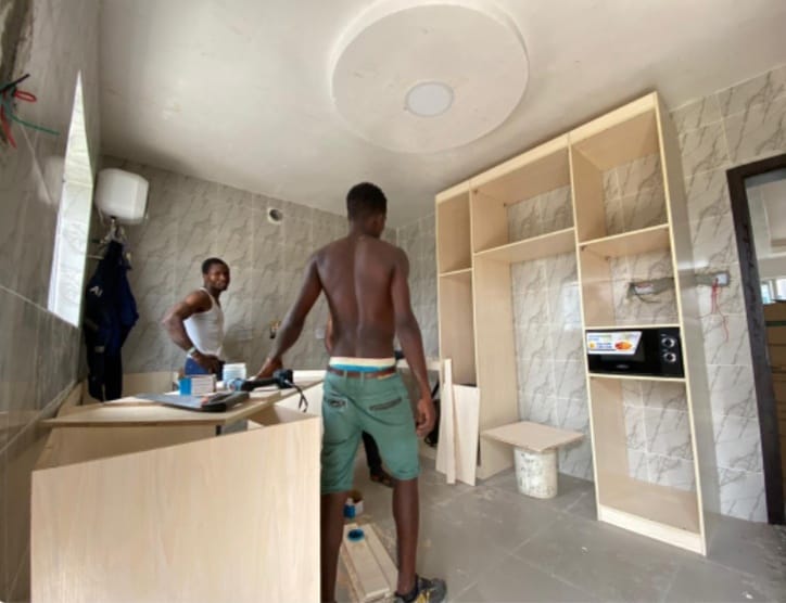 settlementhomes's tweet photo. Up for grabs Is a fully detached 3 bedroom bungalow, with all room ensuites.

Documentation: Governor's Conscent 

Price: Semi finished: N14.5m
Finished: N20m.

You can spread payment for 6, 12 and 18months.

Call me on 08132423573 https://t.co/UlVlcVXCPe