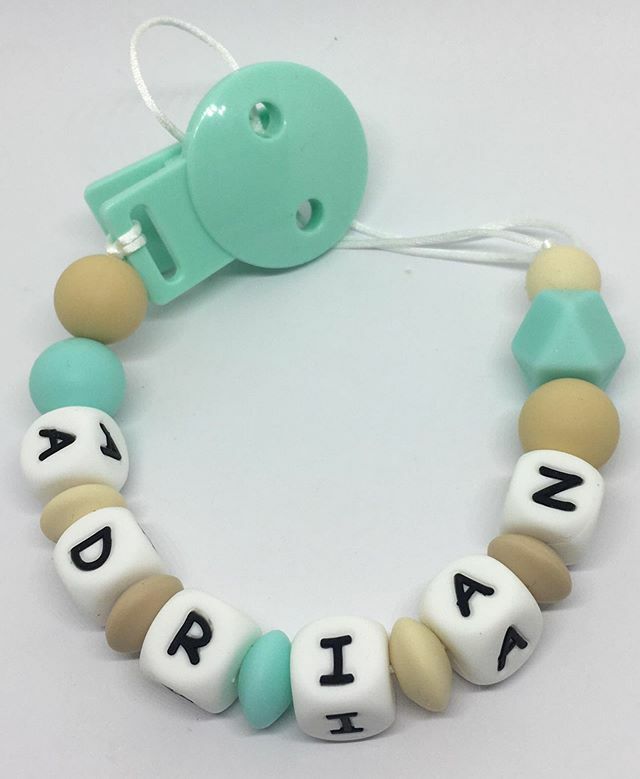 BabyTete_'s tweet photo. Nuevo chupetero con pinza acrílica, la mejor calidad al mejor precio, sólo 13,50€ .
.
.
#chupeterospersonalizados #embarazada #regalosoriginales #babyshower #barato #calidad #regalospersonalizados https://t.co/TDOX82Kue4