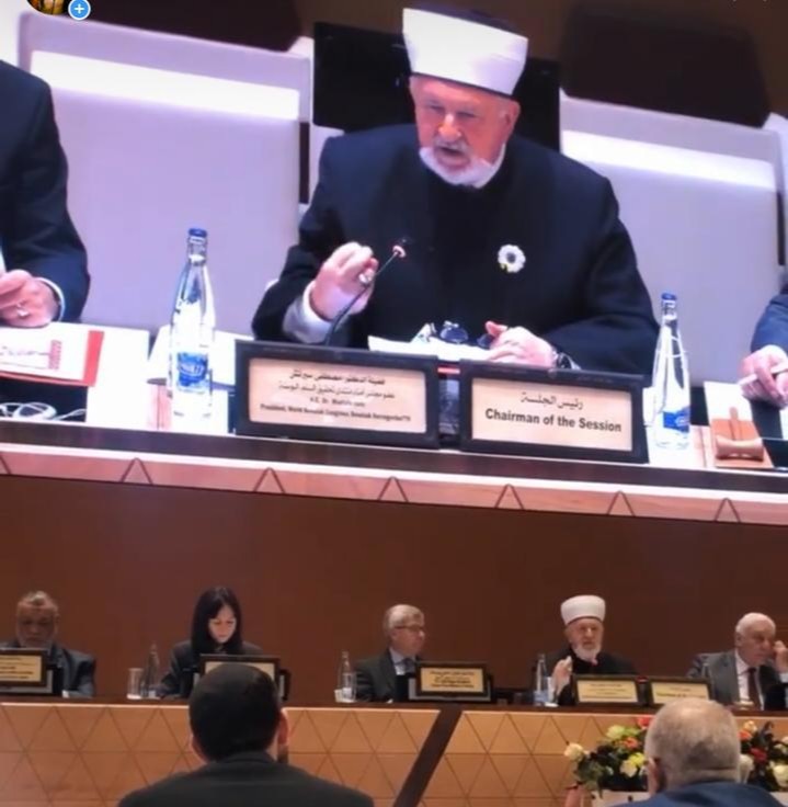 MWLOrg_en's tweet photo. Our first panel of the day is underway: "Europe's Youth and the Threat of Extremism" moderated by H.E. Dr. Mustafa Ceric, Member of the Board of Trustees for Peace Achievement. #MWLinGeneva https://t.co/vrfqdVERF2