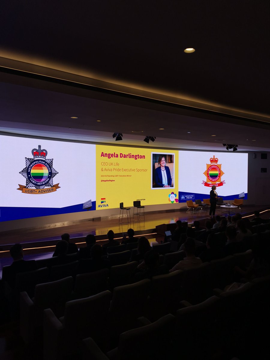 Heartfelt opening from Aviva @AngeDarlington to the Pan London LGBT+ training event. Over 200 advisors being trained to support the LGBT community across London. Well done to Chief Inspector Dan Ivey for leading.