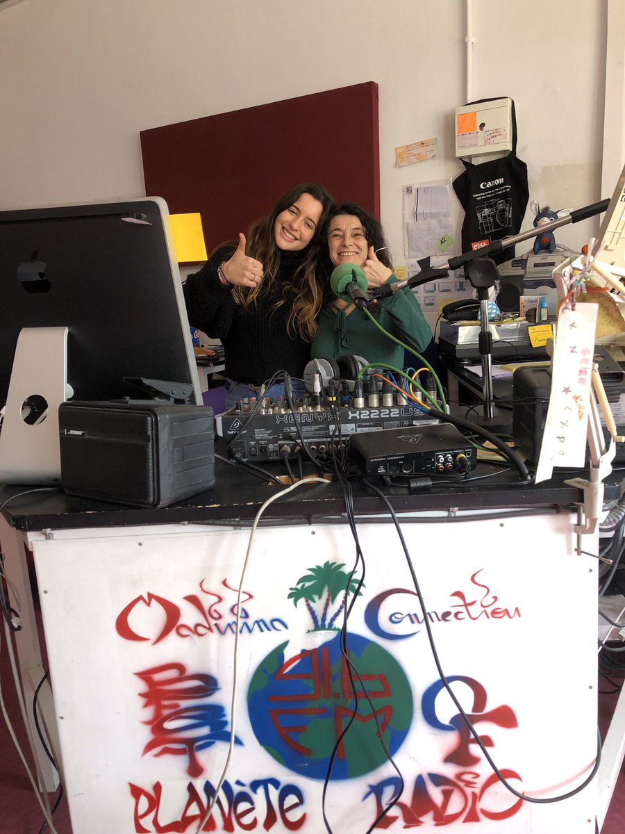 Me ha hecho mucha ilusión haber podido presentar “My Downfall” en la radio de mi antiguo colegio 🤩 Merci Anne et Nathalie, je n'aurais jamais dit qu'une chanson à moi sonnerait au moment de la recré 😋⭐️💙